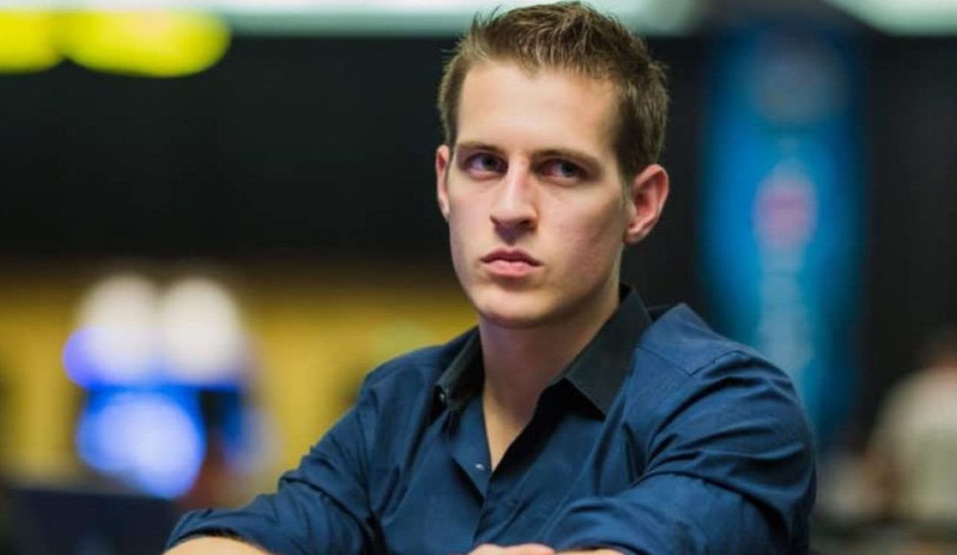 Lo sguardo glaciale di Mike McDonald – Timex la miglior poker face
