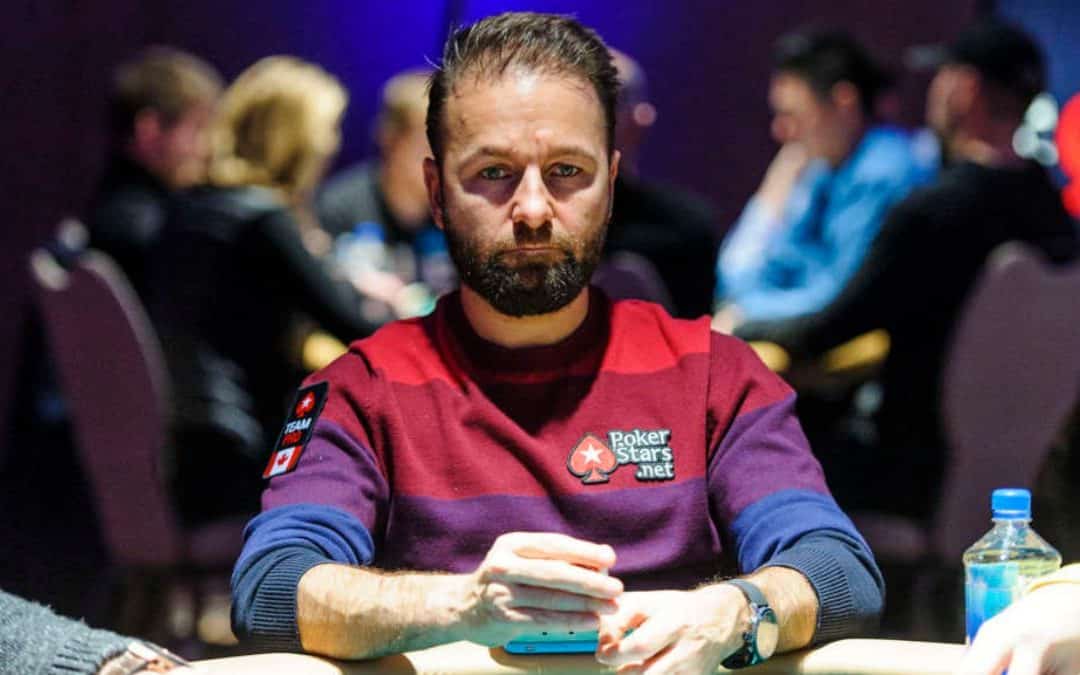 Daniel Negreanu e una mano da chirurgo contro Petrangelo