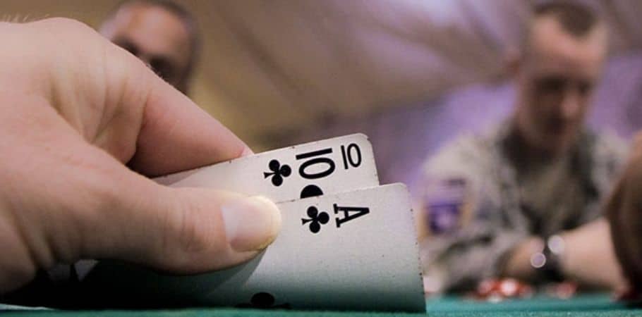 Asso-dieci suited texas hold 'em
