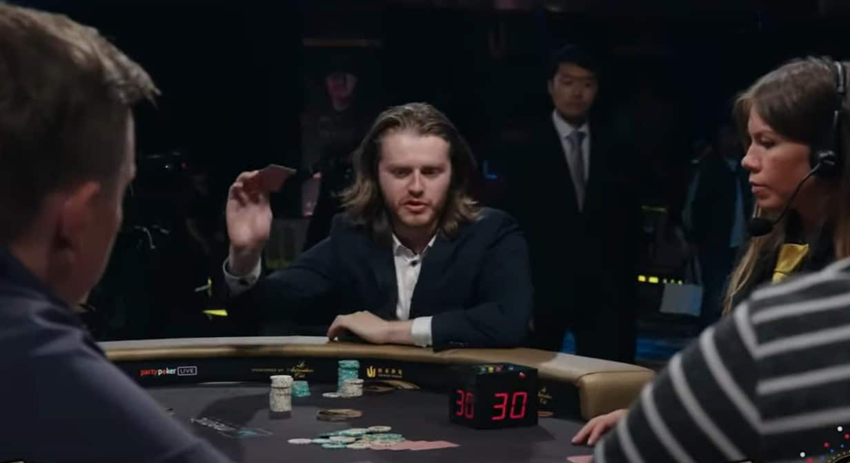 Siamo al Triton Super High Roller Londra del 2019, un £25k 6-Handed Turbo dove si stanno sfidando la leggenda Patrik Antonius e il giovane e fortissimo Charlie Carrel. I due danno origine a una mano sbalorditiva, che andiamo a rivedere godendo del thought process di Phil Galfond. Enjoy! Siamo al Triton Super High Roller Londra del 2019, un £25k 6-Handed Turbo dove si stanno sfidando la leggenda Patrik Antonius e il giovane e fortissimo Charlie Carrel. I due danno origine a una mano sbalorditiva, che andiamo a rivedere godendo del thought process di Phil Galfond. Enjoy!