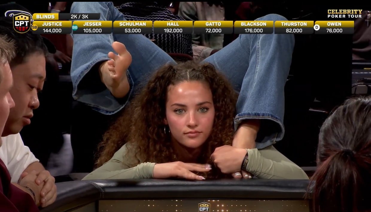 sofie dossi poker contorsionista piedi testa in giu sofie dossi poker contorsionista piedi testa in giu
