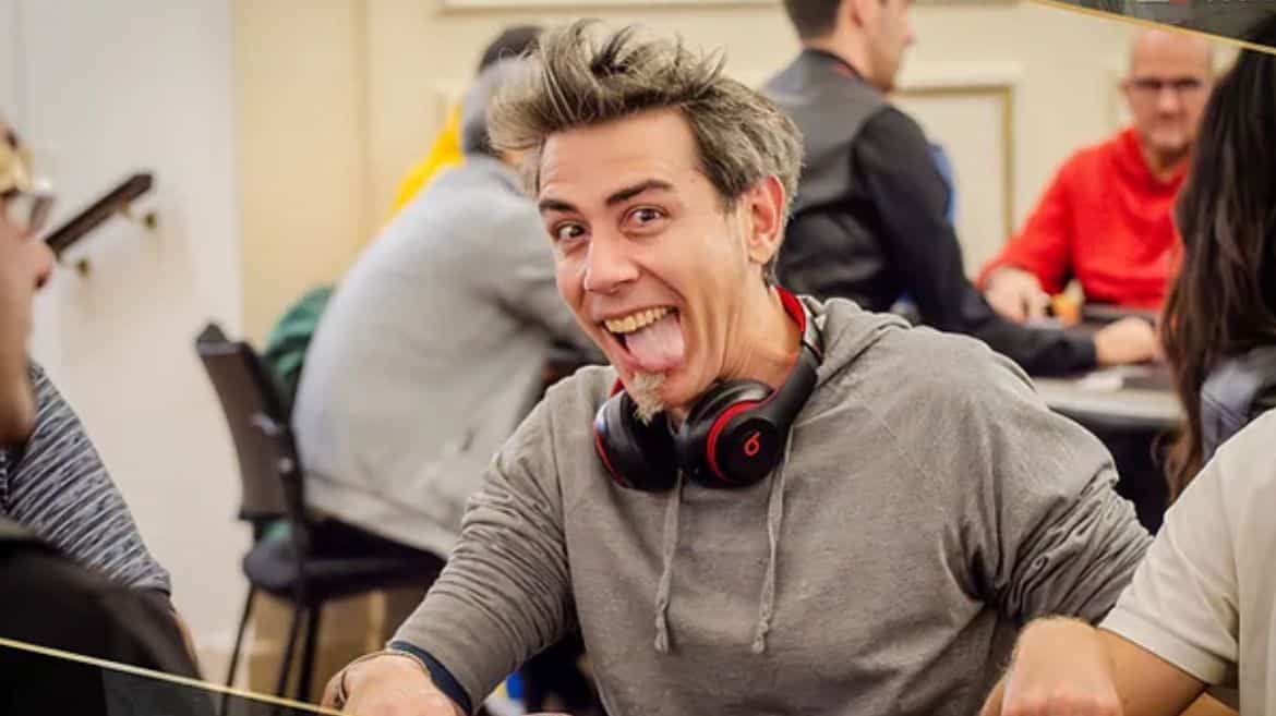 Massimiliano “MAXDUMBO” Mino, dai primi Sit & Go al Main Event SCOOP Massimiliano "MAXDUMBO" Mino, dai primi Sit & Go al Main Event SCOOP