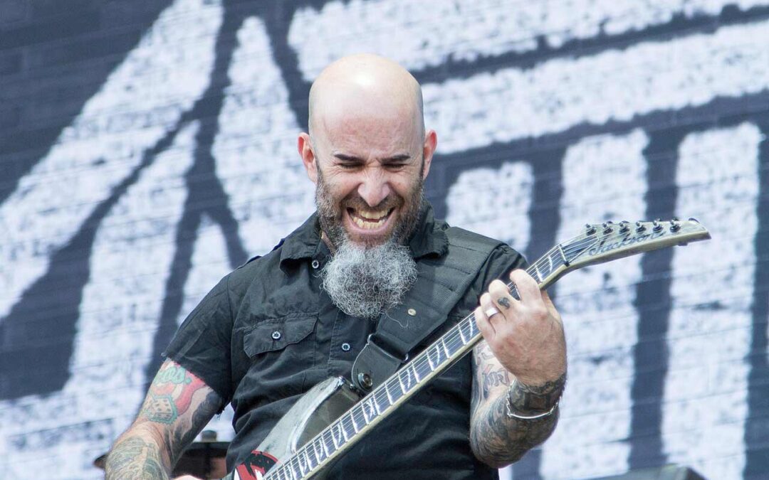 Rockstar rivela: “Giocavo a poker online sul palco durante i concerti”